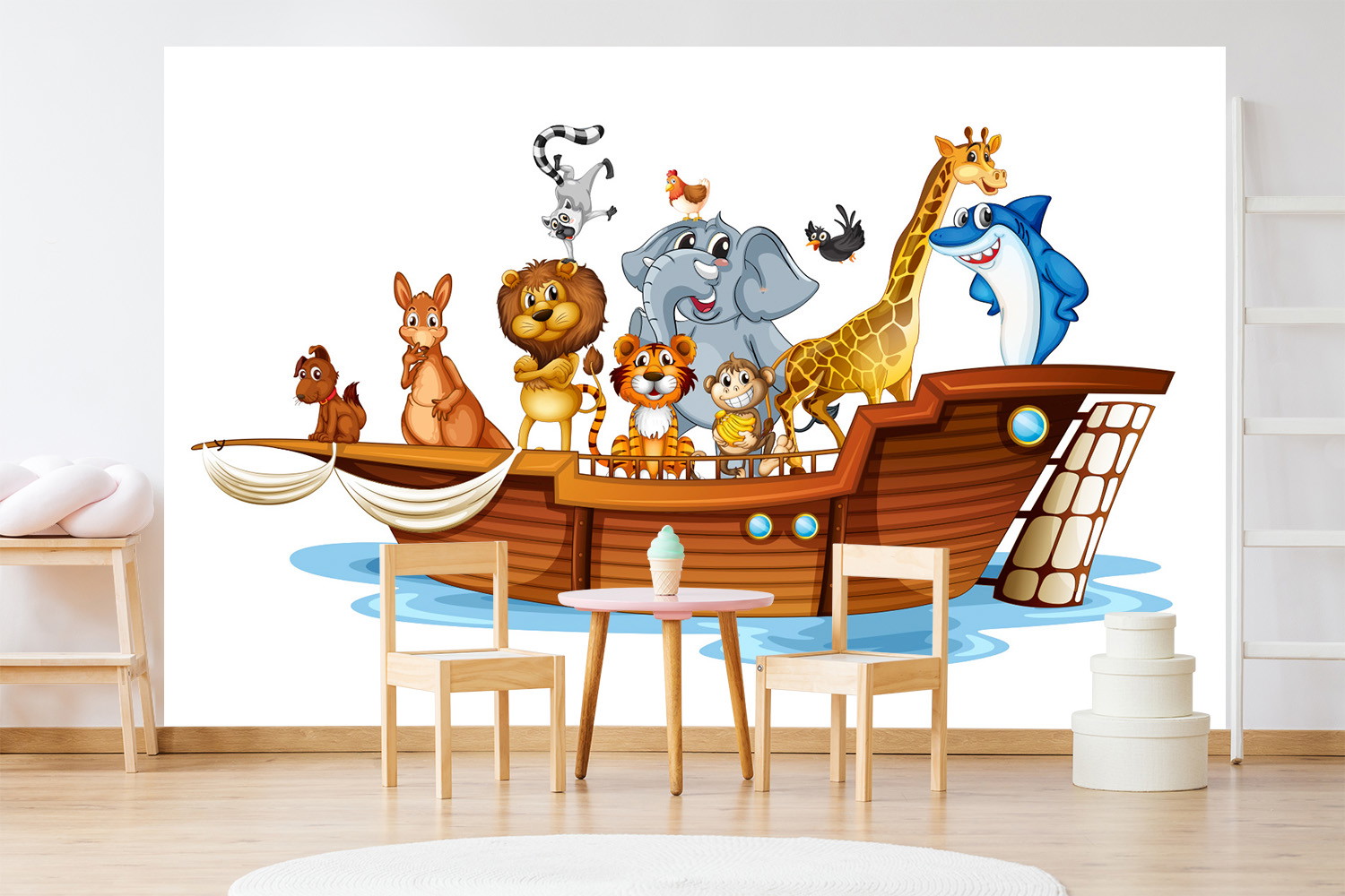 Papier peint photo - drôles d'animaux colorés sur un bateau en bois, idéal pour la chambre d'enfant