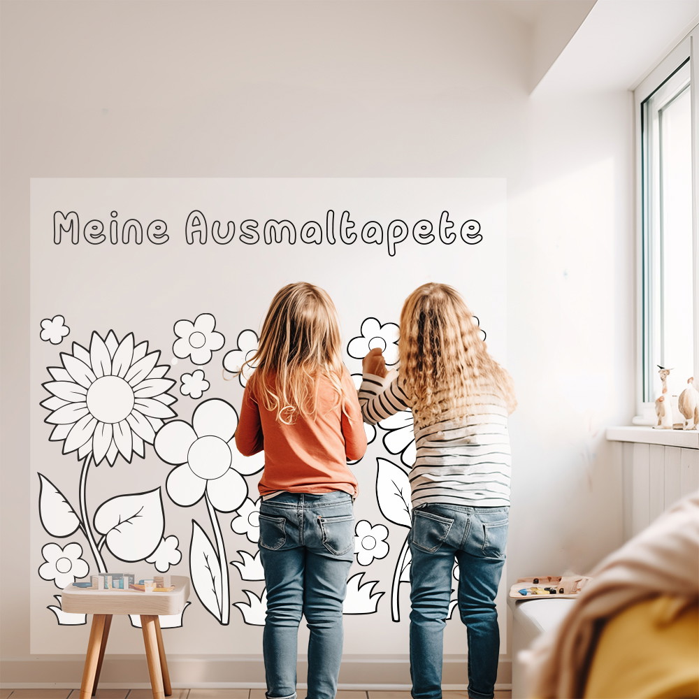 Papier peint photo - deux enfants colorient un grand papier peint à fleurs dans la chambre d'enfant