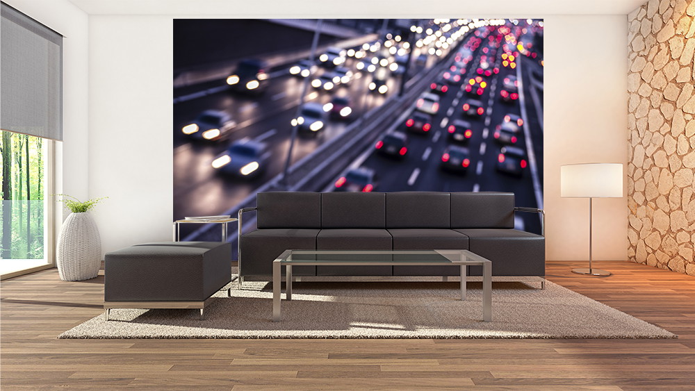 Papier peint photo - salon avec mobilier moderne, grand papier peint photo d'un trafic urbain flou la nuit, qui symbolise le mouvement et le dynamisme