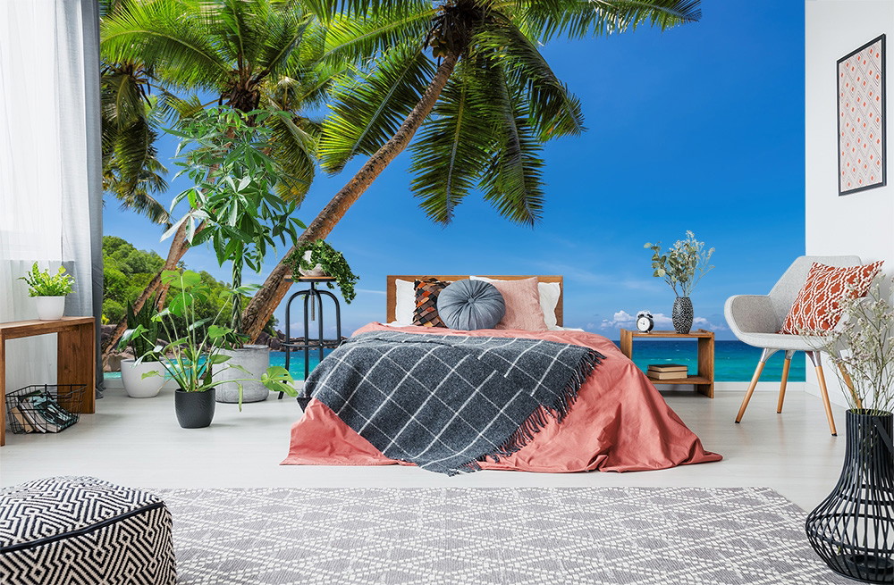 Fototapete - Schlafzimmer mit tropischer Strandlandschaft, Palmen und blauem Ozean