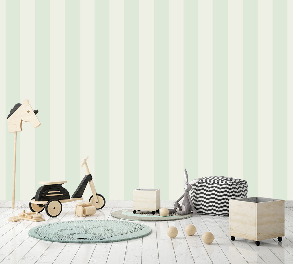 Papier peint photo - Chambre d'enfant moderne avec des rayures vert pastel, un cheval jouet, un tricycle en bois et des caisses de rangement