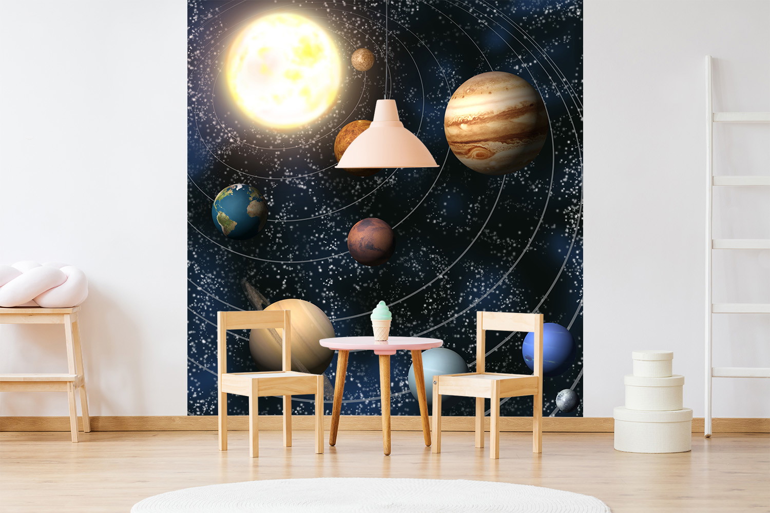 Fototapeta ścienna - Przyjazne dla dzieci przedstawienie układu słonecznego z planetami w pokoju dziecięcym