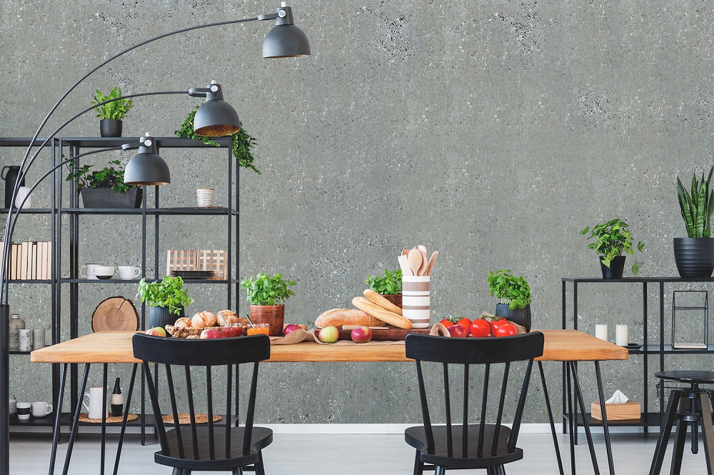 Papier peint photo - Salle à manger moderne avec des meubles élégants, une table en bois, des chaises noires et un mur en béton