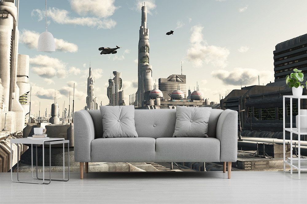 Fototapete - Moderne futuristische Skyline mit fliegenden Autos und Wolkenkratzern hinter einem grauen Sofa