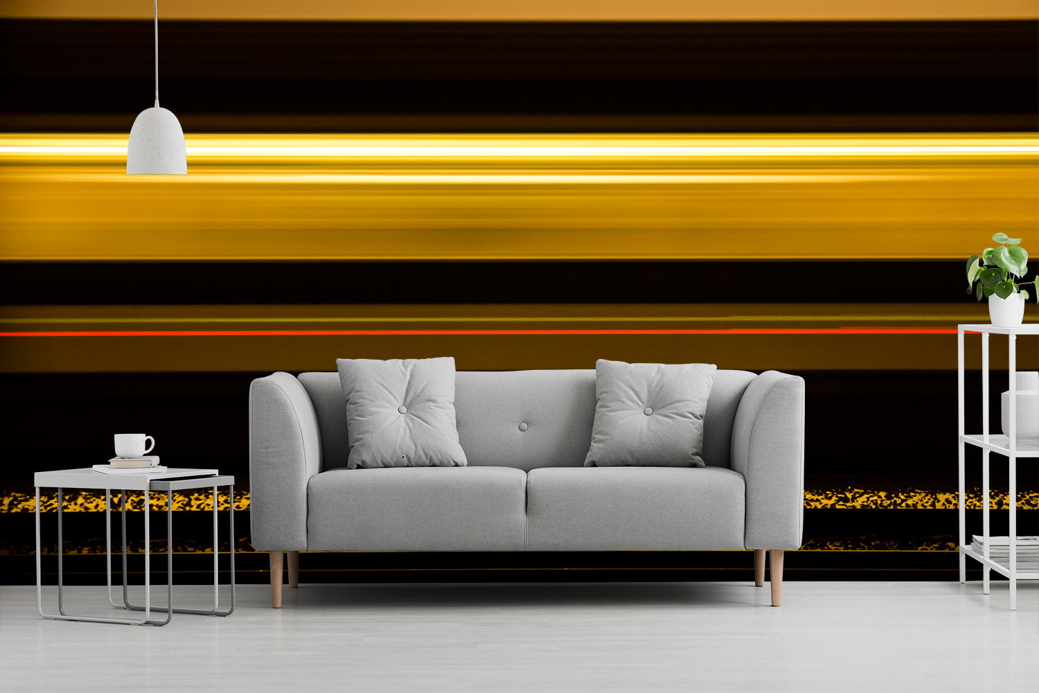 Fototapete - Wohnzimmer mit grauem Sofa vor einer Wand mit gelbem und schwarzem Streifenmuster, moderne und stilvolle Einrichtung