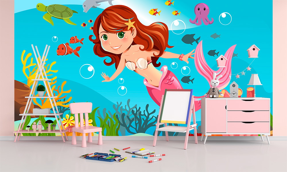 Papier peint photo - Chambre d'enfant joyeuse avec un monde sous-marin coloré, une sirène, des poissons et un paysage marin sur le mur.