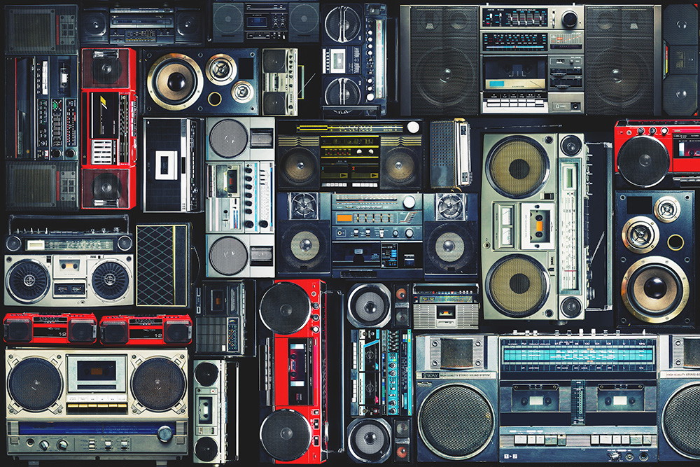 Fotobehang - Verzameling retro stereo-installaties en cassetterecorders
