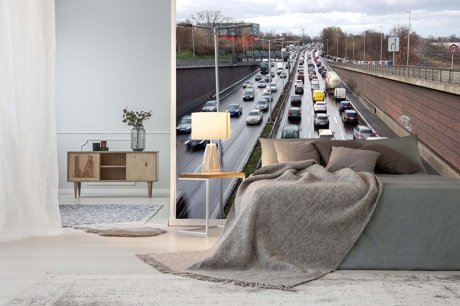 Fototapeta - Sypialnia z łóżkiem i ruchem na autostradzie przedstawionym na tapecie