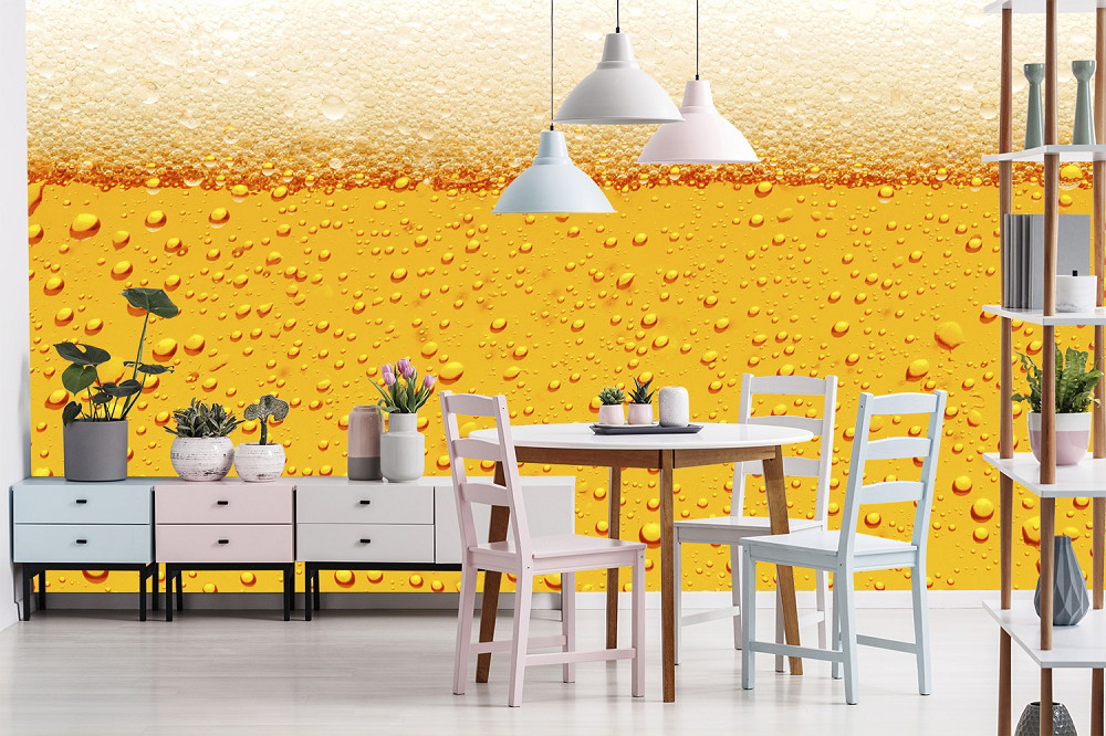 Fototapete - Küche mit Dekoration, Pflanzen und einem Hintergrund aus sprudelndem Bier