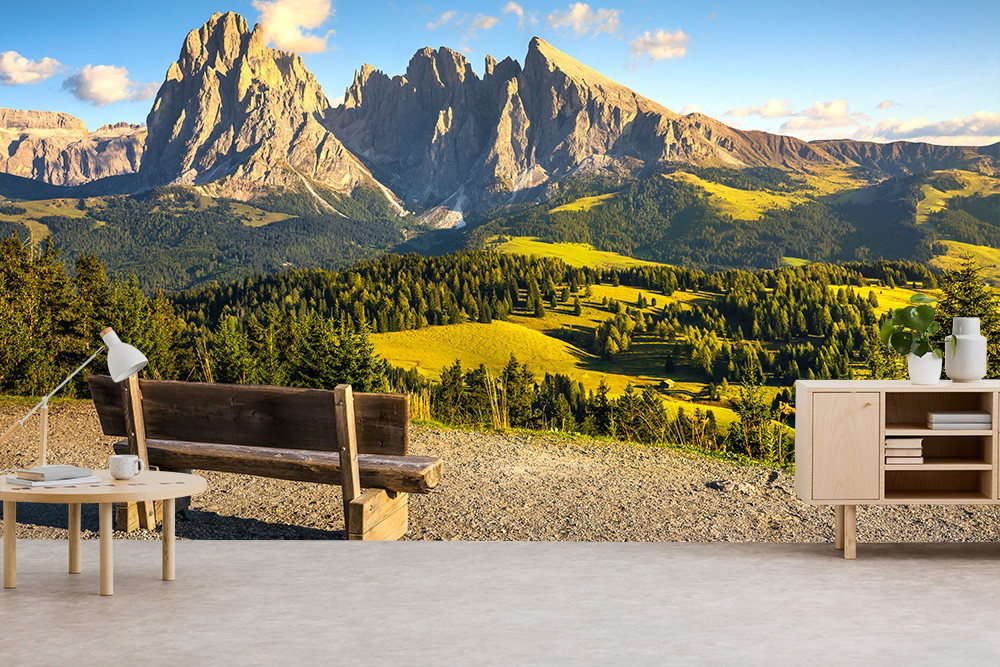 Fototapete - Malerische Aussicht auf majestätische Berge und grüne Wiesen, ideal für eine inspirierende Raumgestaltung