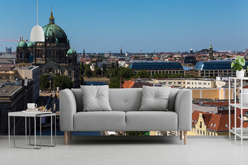 Fototapete - Moderne Wohnzimmerdekoration mit einem Panoramablick auf Berlin und dem dominanten Berliner Dom