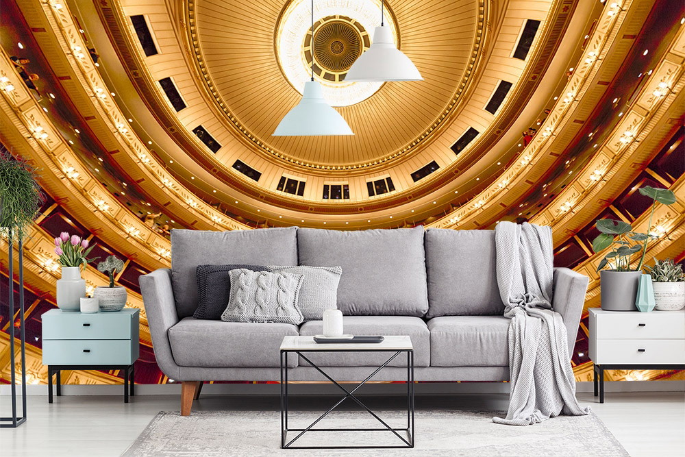 Fototapeta ścienna - Sufit teatru z perspektywy widowni z klasyczną architekturą i ciepłym światłem