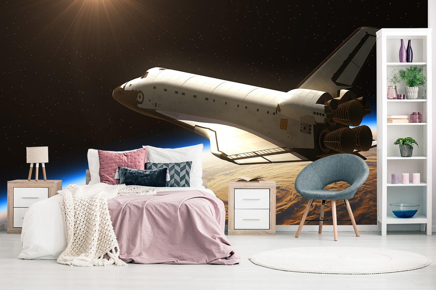 Fototapete - Raumfähre schwebt im All über der Erde, verleiht einem stilvollen Schlafzimmer ein galaktisches Ambiente