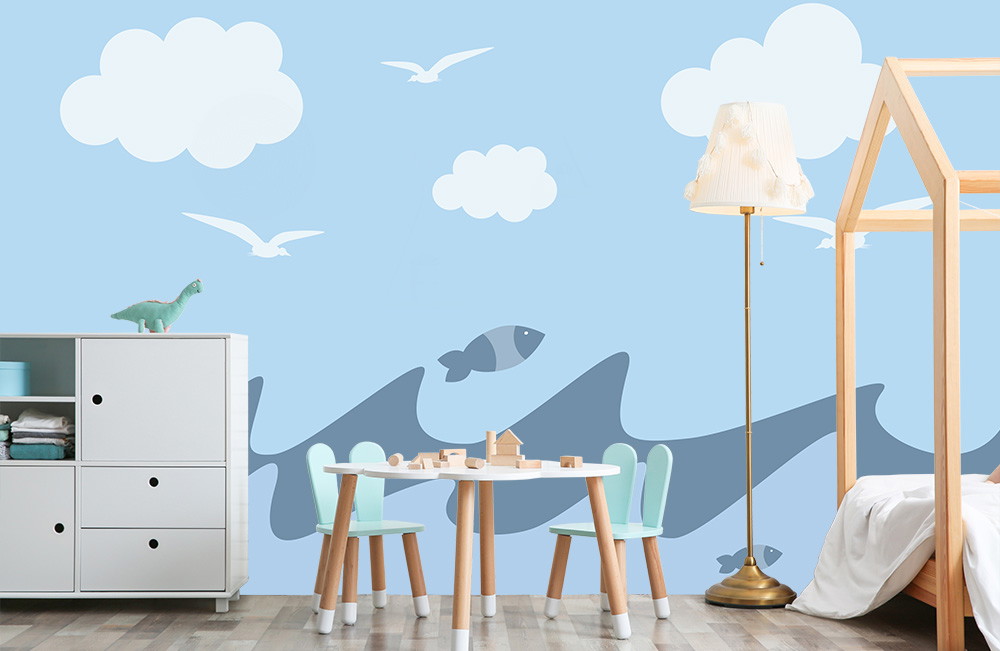 Fototapete - Kinderzimmer mit hellblauer Wand, Fisch- und Vogeldesign, Holzmöbeln und Dinosaurier-Dekoration